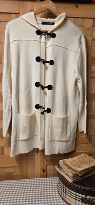 Chaqueta Torradas con capucha y botones