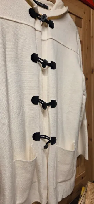 Chaqueta Torradas con capucha y botones