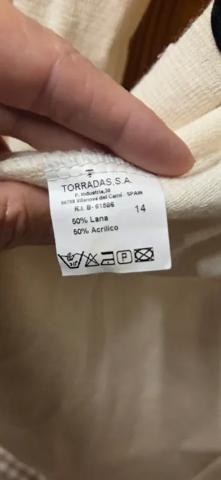 Chaqueta Torradas con capucha y botones
