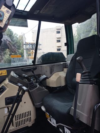 Excavadora Yanmar Vio 80