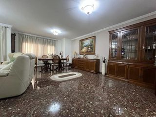 Piso en venta en El Mercado en Manises