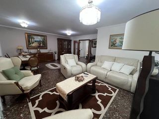 Piso en venta en El Mercado en Manises