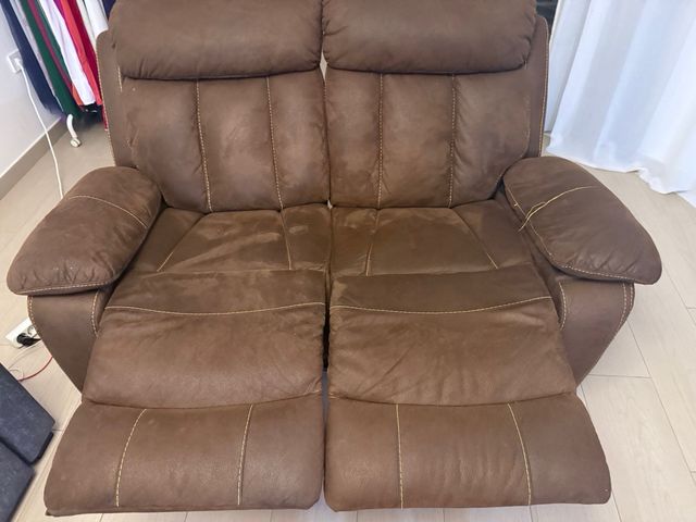 Sofá marrón 2 plazas