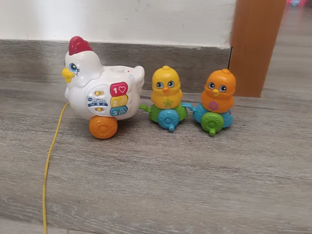 Gallina y pollitos cantarines VTech