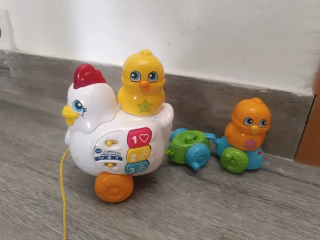 Gallina y pollitos cantarines VTech