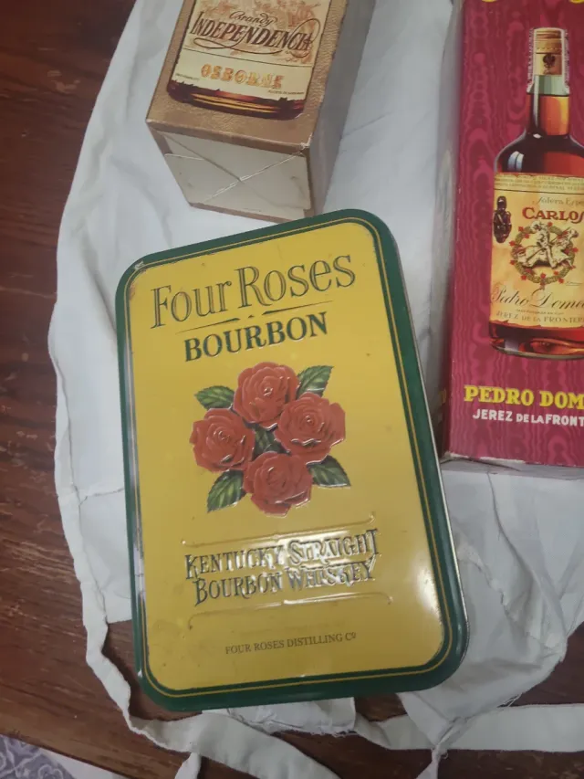 Caja vacía Carlos I Pedro Domecq,brandy Independen