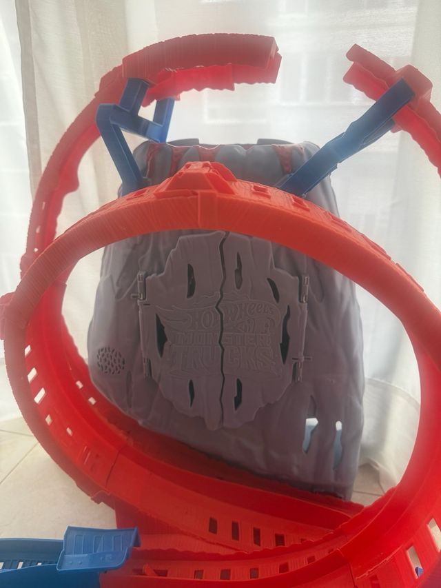 Pista Hot Wheels Monster Trucks Volcán