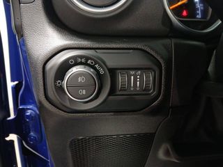 Jeep Wrangler  4p 2.2 CRD  8ATX E6D Sahara