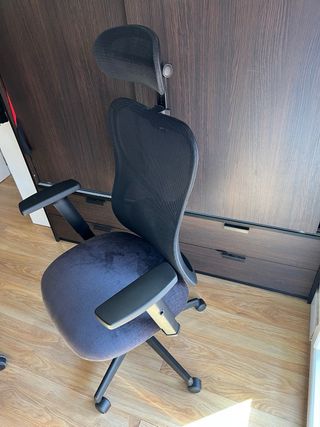 Silla de oficina ergonómica negra