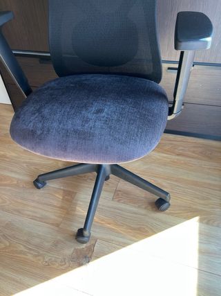 Silla de oficina ergonómica negra