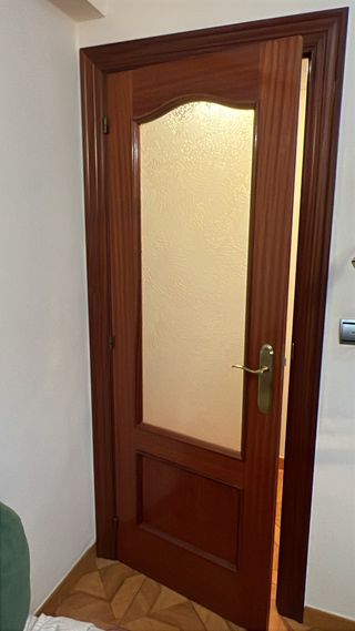 Puertas de madera con cristal x2