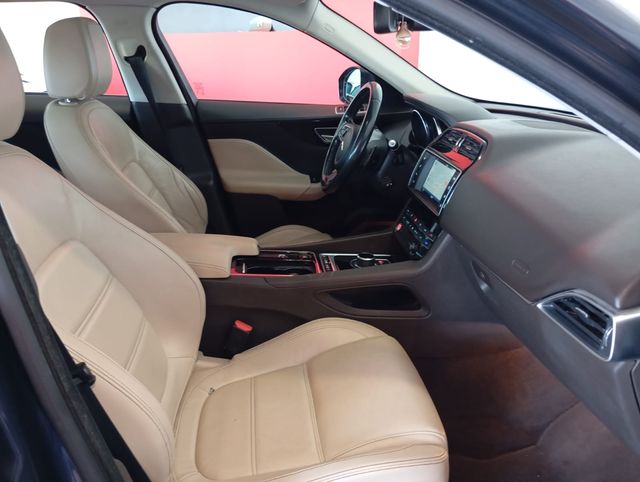 Jaguar F-Pace 501 2.0D / 180CV Turbo 4x4 / 2017