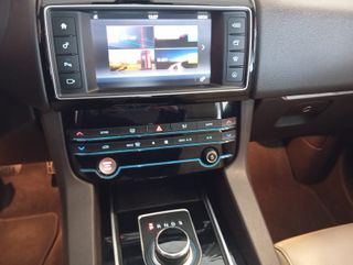 Jaguar F-Pace 501 2.0D / 180CV Turbo 4x4 / 2017