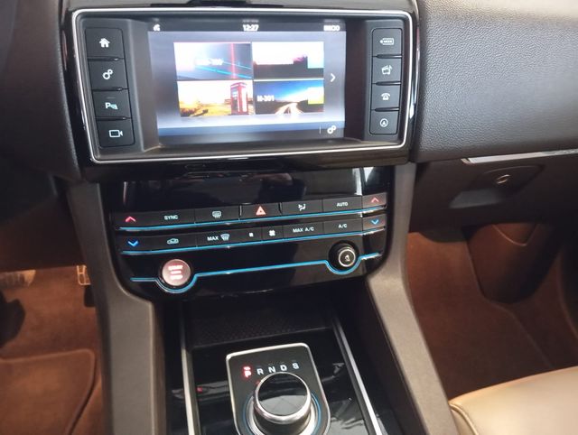 Jaguar F-Pace 501 2.0D / 180CV Turbo 4x4 / 2017