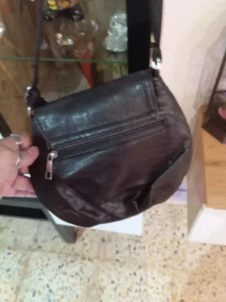 Bolso de mano con flor