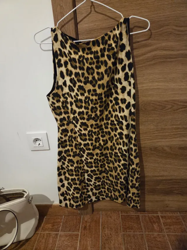 Vestido corto estampado leopardo