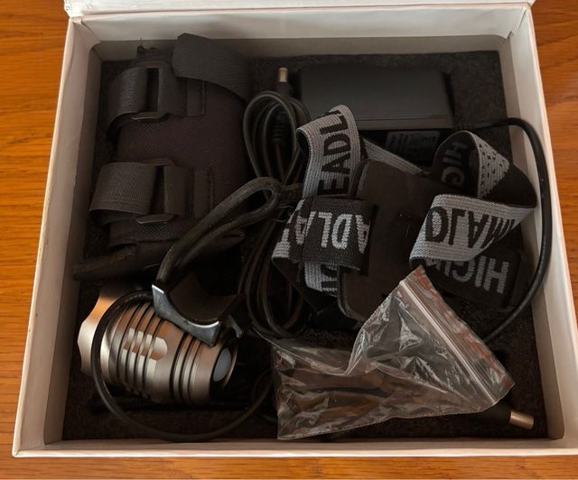 Luz LED para Bicicleta y Linterna Frontal