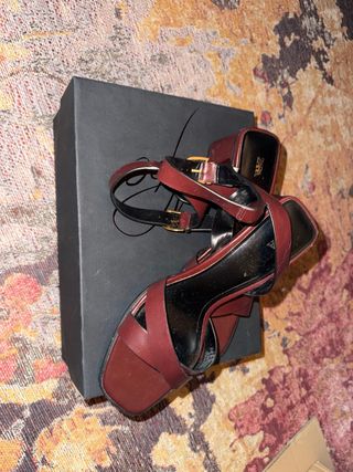 Sandalias Zara Tiras Doradas