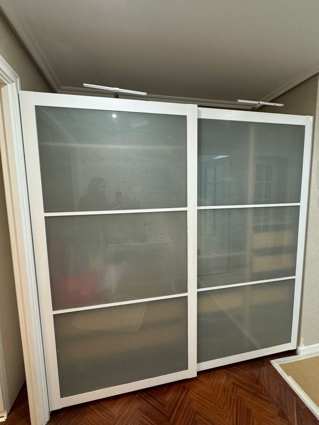 Armario puertas correderas Ikea