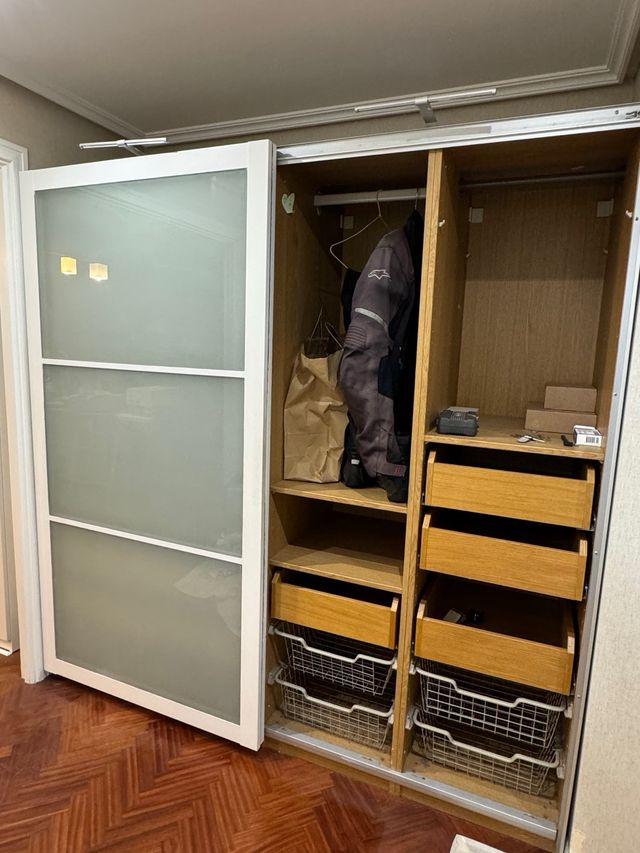 Armario puertas correderas Ikea