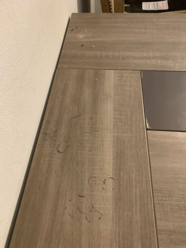 Mesa de comedor gris rústica