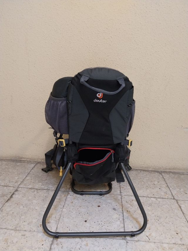 Mochila portabebes deuter montaña