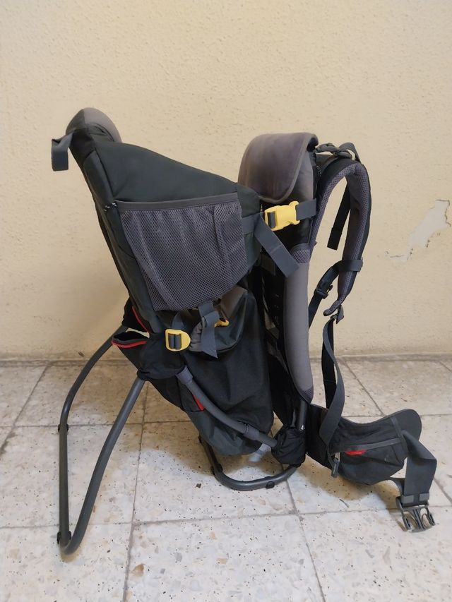 Mochila portabebes deuter montaña