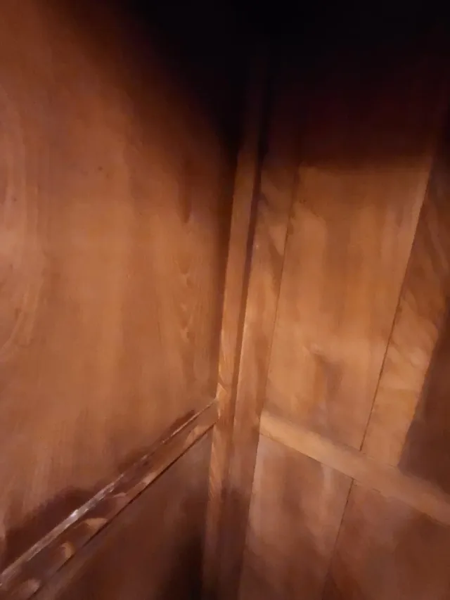 Armario antiguo de madera