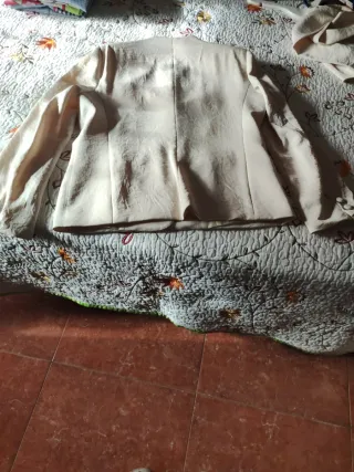 Traje beige manga larga