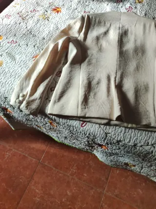 Traje beige manga larga