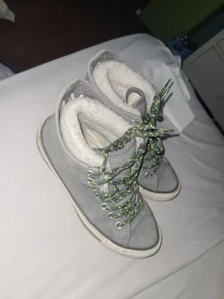 Converse grises con forro interior