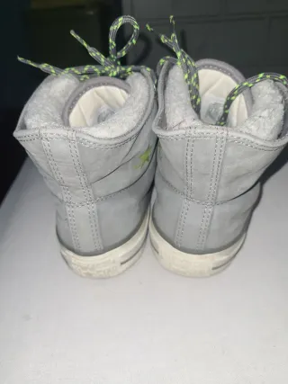 Converse grises con forro interior