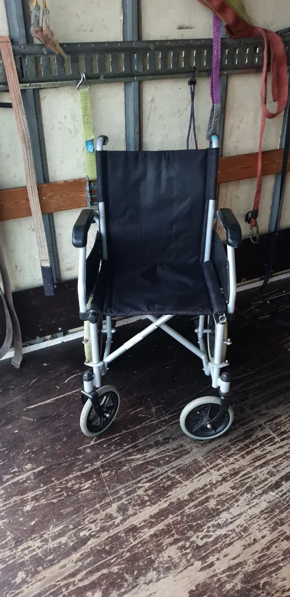 SILLA RUEDAS CON TRANSPORTE INCLUIDO