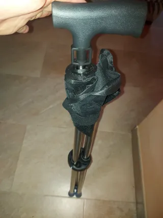 Taburete plegable tipo bastón