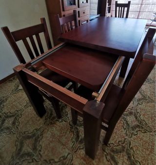 Mesa comedor y 4 sillas de madera de pino rústico