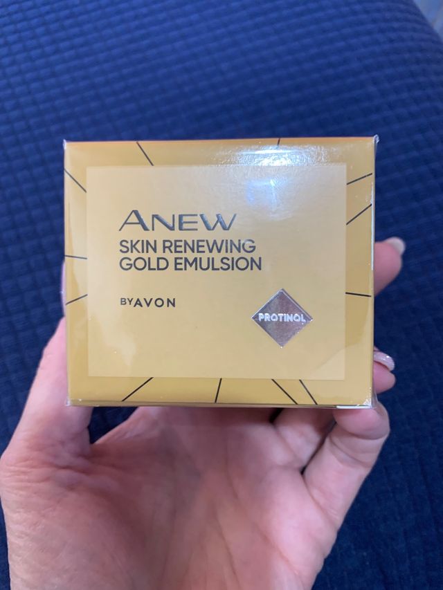 Anew Gold Emulsion Crema Viso Avon
