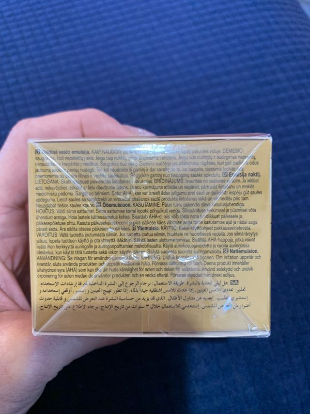 Anew Gold Emulsion Crema Viso Avon