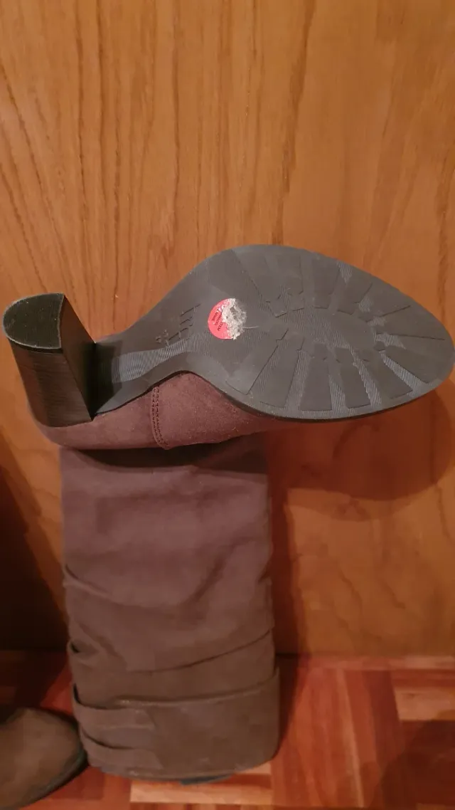 Botas de ante marrones para mujer