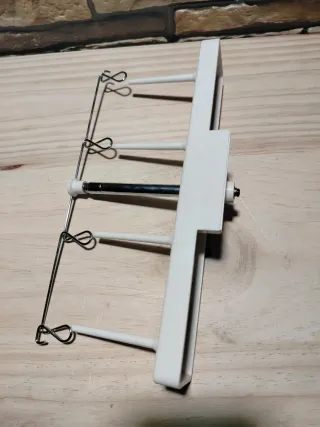 SINGER Overlock 14U554 Soporte de hilos