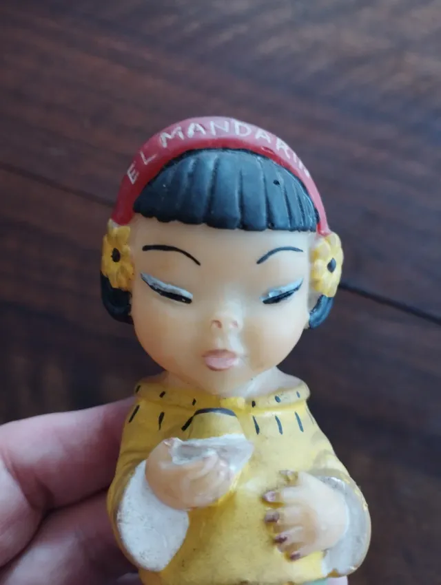 Antigua muñeca publicitaria de Flan Mandarín.