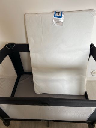 Cuna de viaje pack n play Graco + colchón