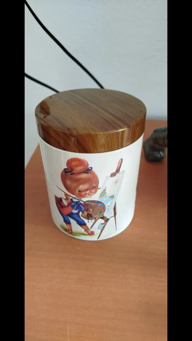 Lata Vintage Elorriaga Niña Azul