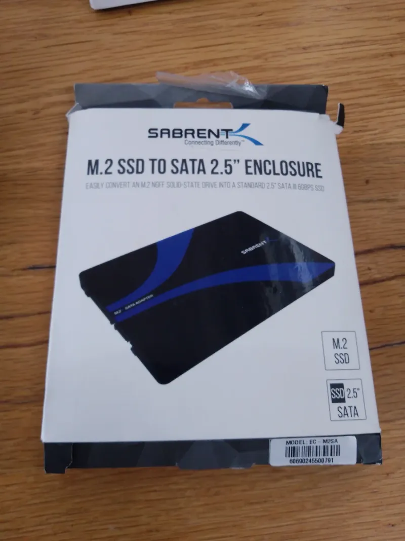 Sabrent M.2 SSD a SATA 2.5 Enclosure