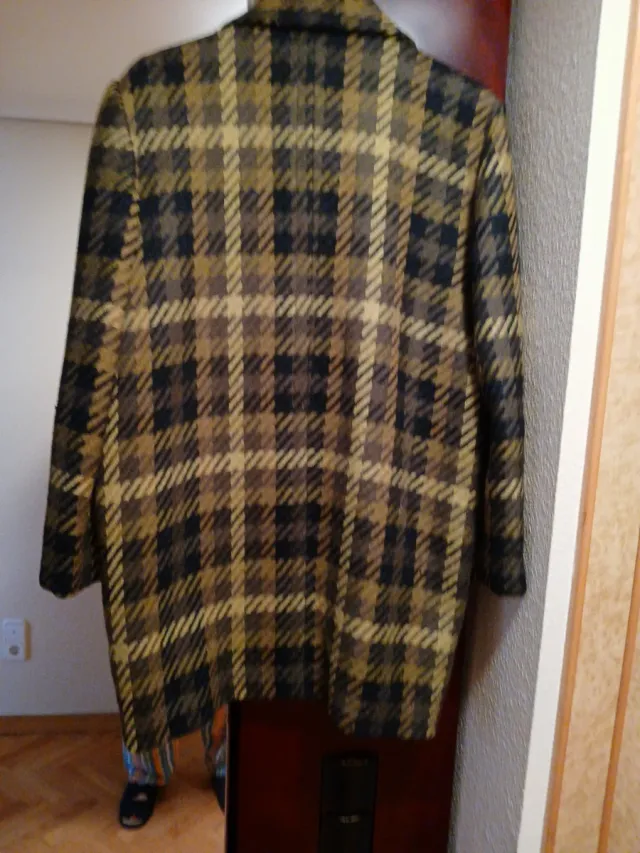 Chaquetón cuadros botones dorados