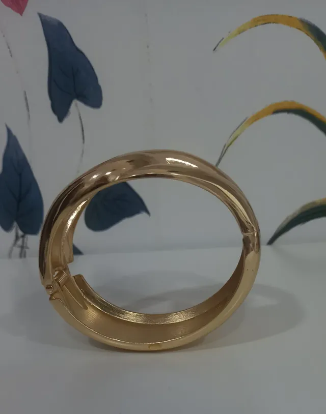 Pulsera acero dorada eslabones entrelazados