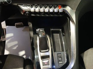 Peugeot 3008  300 e-EAT8 GT