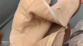 Botas de mujer beige con hebilla