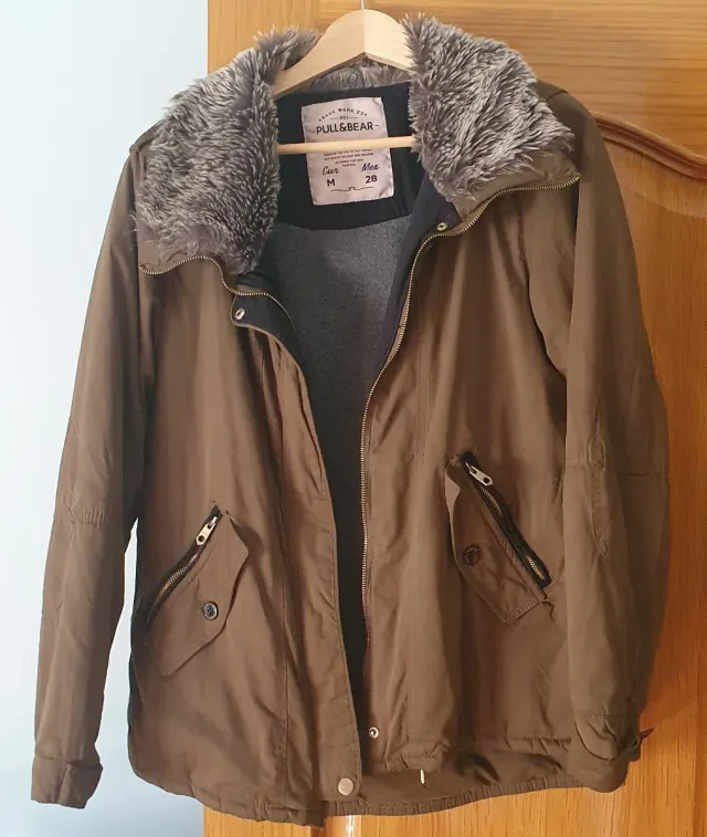 Abrigo Pull&Bear verde militar talla M