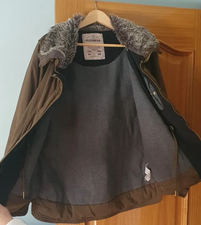 Abrigo Pull&Bear verde militar talla M