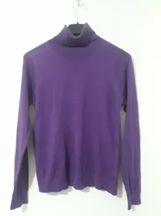 Camiseta Mango cuello alto morada